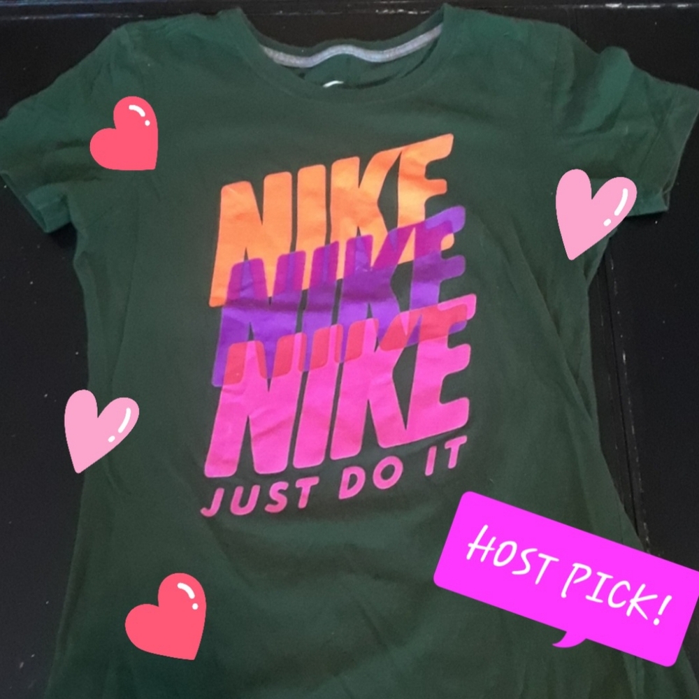 💕HP💕Nike Green‎ T-Shirt